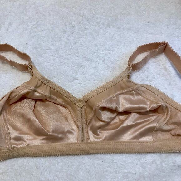 Bali NWOT Beige Bra Women 34B - Picture 8 of 9
